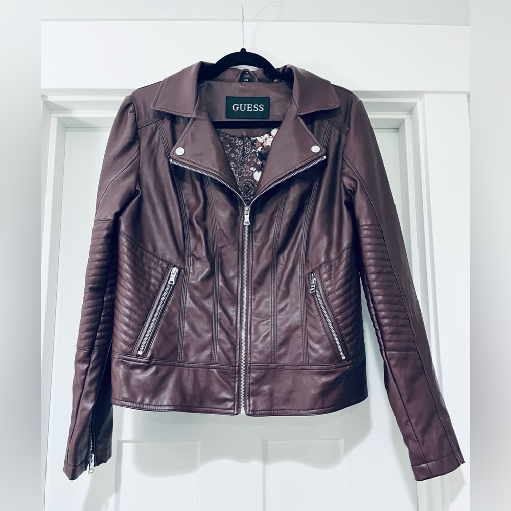 New without tags. Guess vintage faux leather jacket. Size Large.